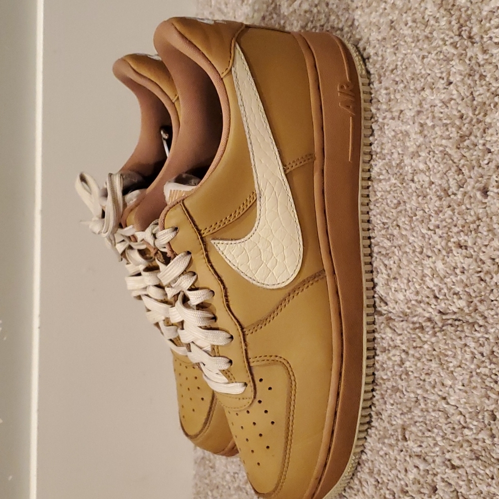 Brown Air Force 1. 7.5. Great condition